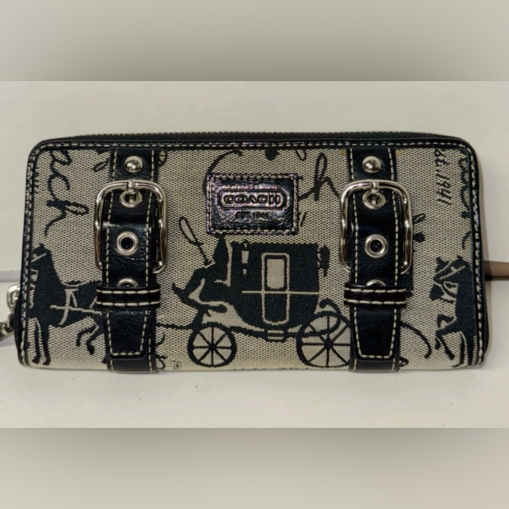 COACH CARRIAGE ZOE SIGNATURE BUCKLE LEATHER BAG